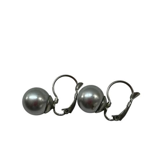 Silvertone Gray Faux Pearl Earrings Pierced Leverback .75 Inch Drop Dangle - Picture 4 of 5